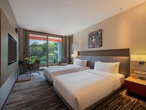 Dongguan Forum Hotel and Apartment - Former Pullman hotel Dongguan Forum : photo 2 de la chambre deluxe twin beds room, mountain view