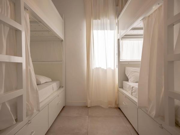 Sun Lovers Hostel : photo 4 de la chambre lit dans dortoir pour femmes de 4 lits
