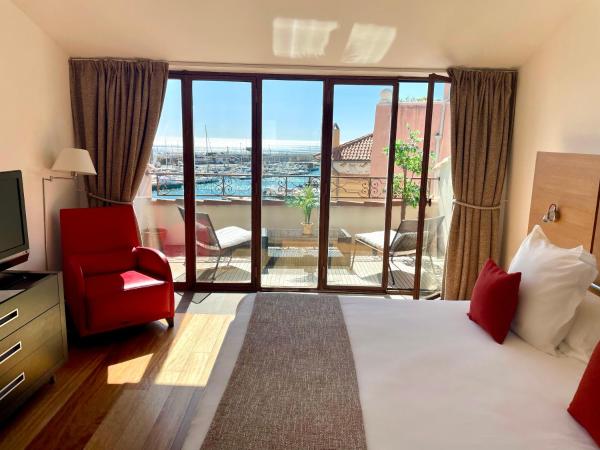 Cassis Loc - Chambre Meublée : photo 2 de la chambre chambre double avec balcon - vue sur mer