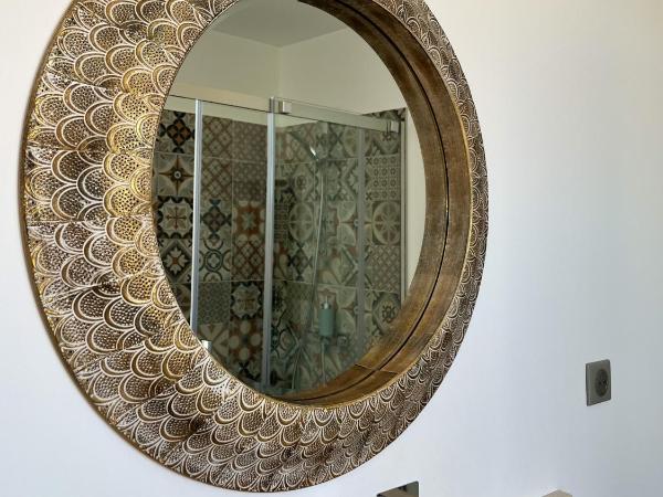 LA COUR CARREE - chambres d'hôtes : photo 3 de la chambre chambre double ou lits jumeaux