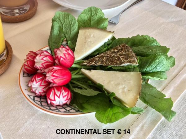 B&B Casa Certosa : photo 4 de la chambre chambre double avec salle de bains privative