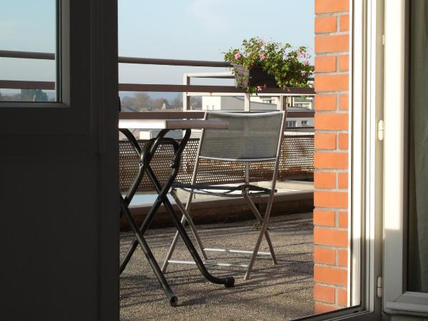 Séjours & Affaires Rouen Normandie : photo 5 de la chambre studio premium avec balcon