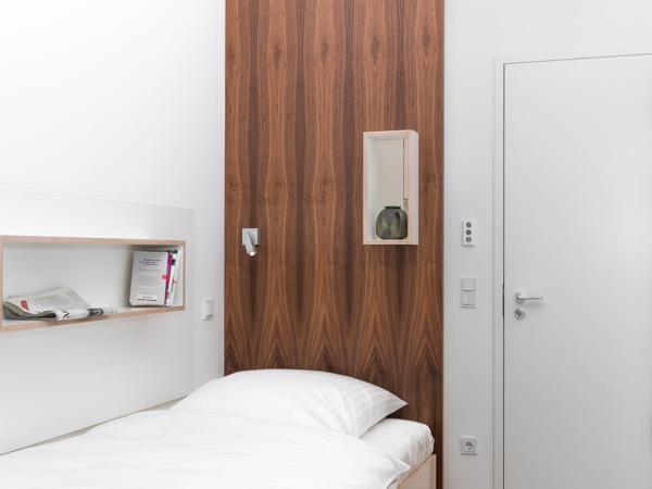 Seminarhaus S1516 : photo 2 de la chambre chambre simple avec balcon et salle de bains commune