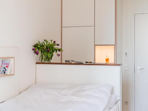 Seminarhaus S1516 : photo 1 de la chambre chambre double avec balcon et salle de bains commune