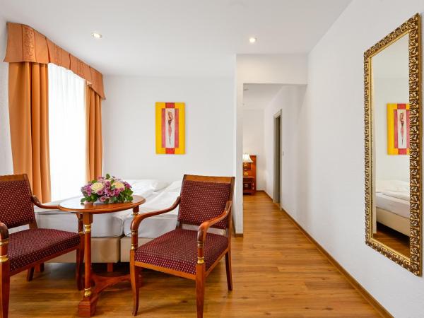 Hotel Continental : photo 5 de la chambre chambre familiale