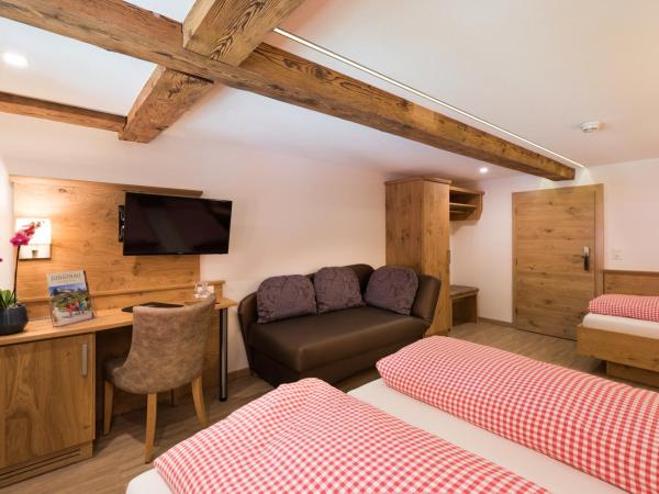 Hotel Restaurant Hirschen : photo 2 de la chambre chambre triple