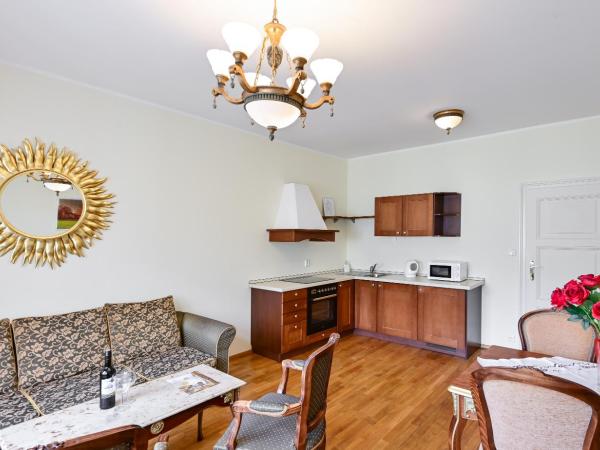 Residence Romanza : photo 1 de la chambre appartement familial avec balcon