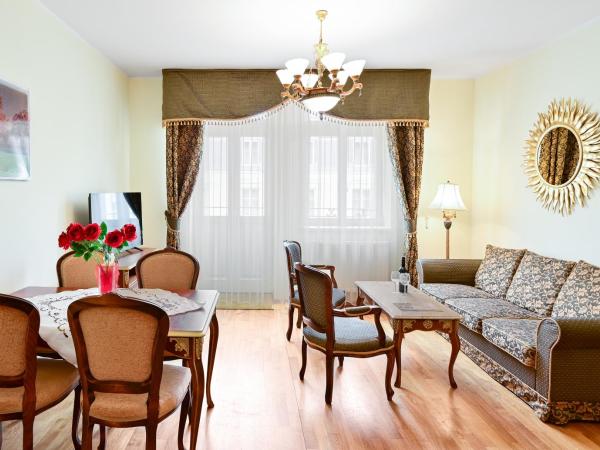 Residence Romanza : photo 4 de la chambre appartement familial avec balcon