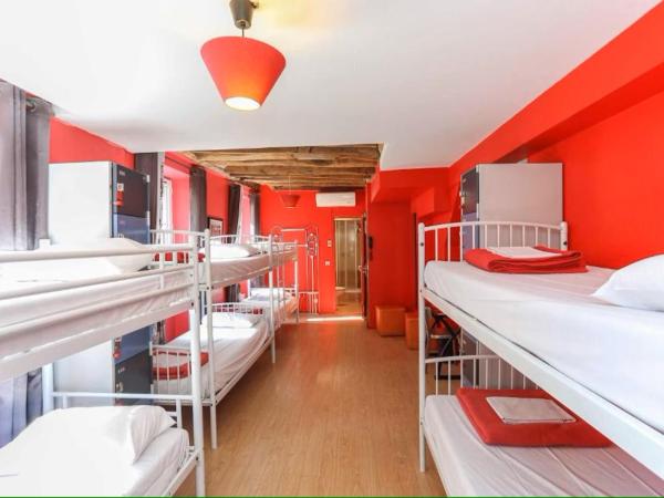 Le Village Montmartre by Hiphophostels : photo 1 de la chambre lit dans dortoir mixte de 12 lits