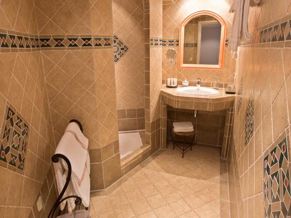 Ostella Spa & Resort : photo 5 de la chambre suite romantique avec jacuzzi