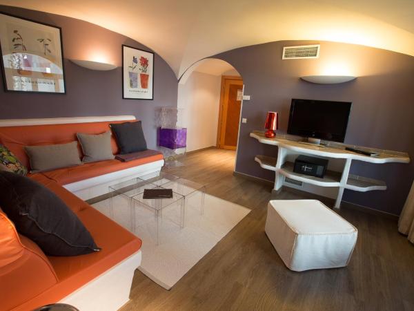 Ostella Spa & Resort : photo 4 de la chambre suite romantique avec jacuzzi