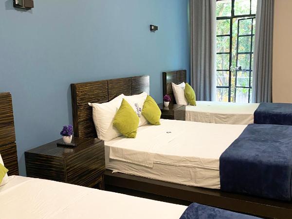 Hotel Amigo Suites : photo 3 de la chambre chambre familiale avec balcon