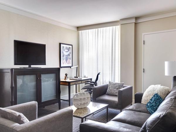 Renaissance New Orleans Arts Warehouse District Hotel : photo 7 de la chambre suite 1 lit king-size