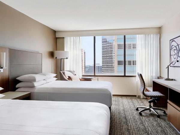 Houston Marriott Medical Center/Museum District : photo 1 de la chambre guest room with two double beds - hypoallergenic