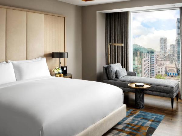 The Ritz-Carlton, Toronto : photo 3 de la chambre suite 1 lit king-size signature wellington - Étage club - vue sur ville