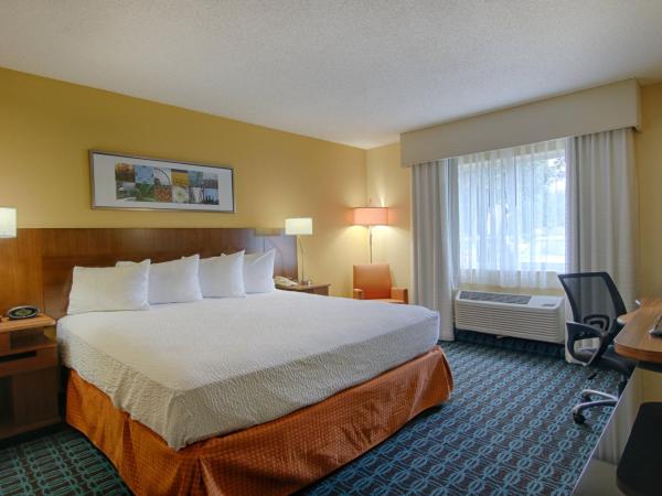 Fairfield Inn & Suites Jacksonville Airport : photo 1 de la chambre chambre lit king-size