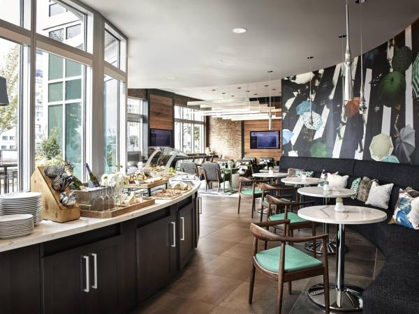 Seattle Marriott Waterfront : photo 7 de la chambre chambre king - niveau concierge