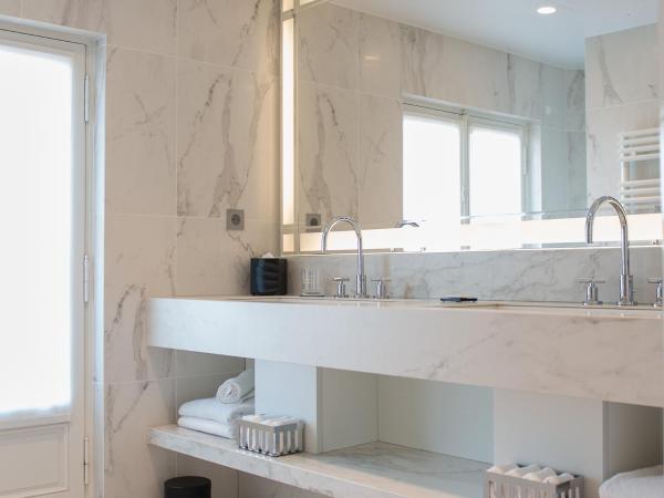 Fauchon l'Hôtel Paris : photo 9 de la chambre chambre double deluxe - vue sur tour eiffel