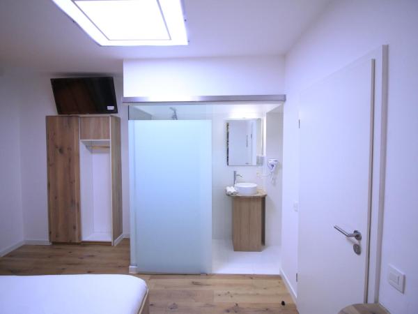 Chambres4you : photo 4 de la chambre chambre double avec salle de bains privative