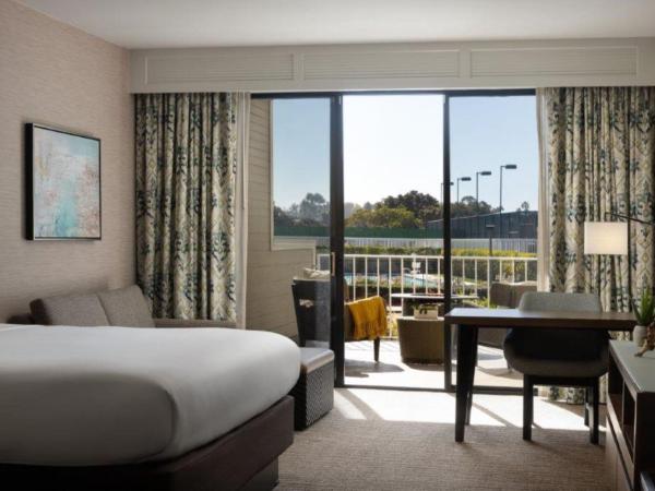 Coronado Island Marriott Resort & Spa : photo 1 de la chambre king room with sofa bed and resort view