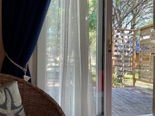 Gîte Les logis du Pech : photo 3 de la chambre chambre double - vue sur jardin