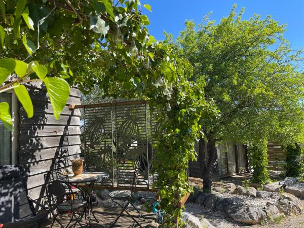 Gîte Les logis du Pech : photo 1 de la chambre chambre double - vue sur jardin