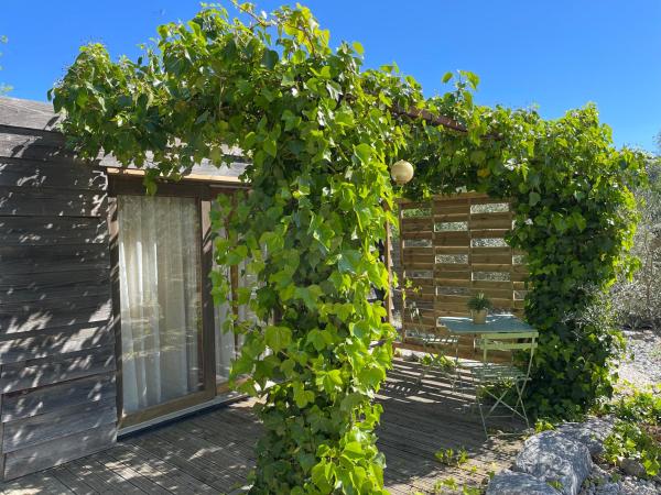 Gîte Les logis du Pech : photo 1 de la chambre chambre double - vue sur jardin