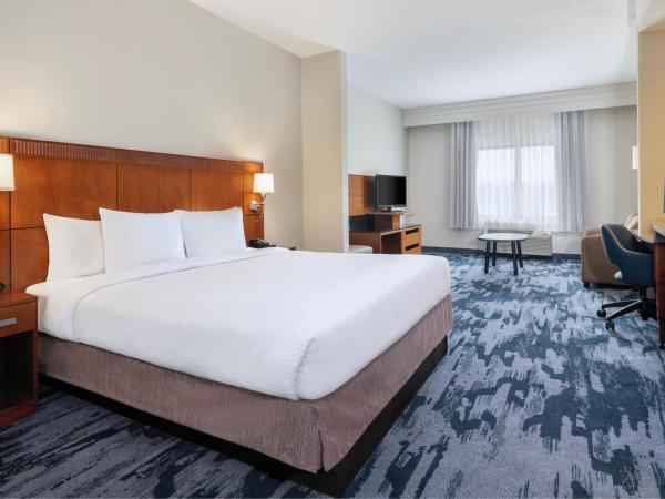 Fairfield Inn & Suites Orlando Ocoee : photo 2 de la chambre studio avec lit king-size et canapé-lit