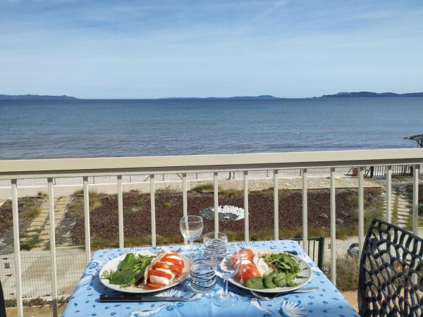 Le Surplage : photo 3 de la chambre studio - vue sur mer