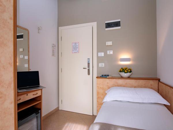 Hotel Holland : photo 4 de la chambre chambre simple confort