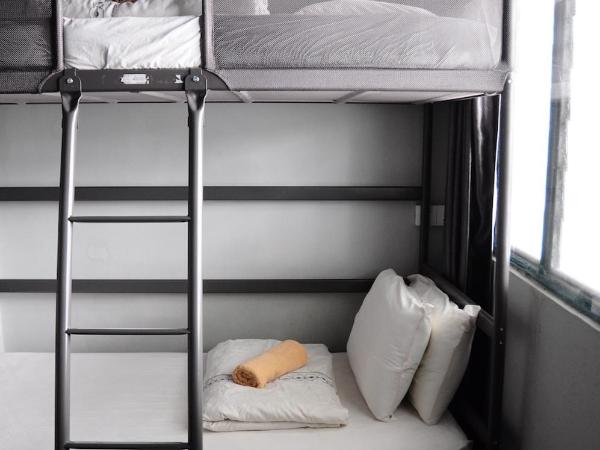 GRAYHAUS SOHO Ipoh : photo 7 de la chambre chambre lits jumeaux avec salle de bains privative