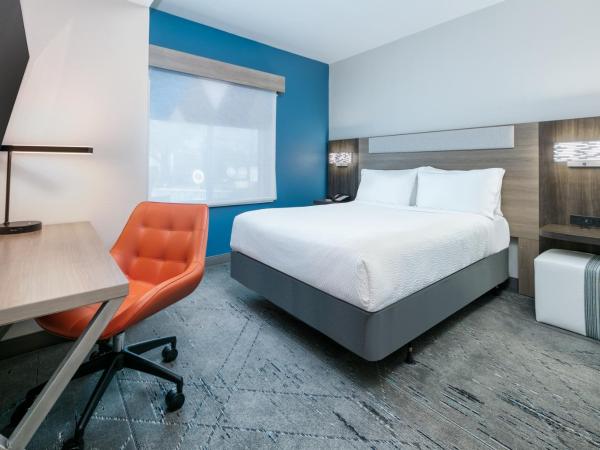 Holiday Inn Express & Suites - Dallas Park Central Northeast, an IHG Hotel : photo 5 de la chambre chambre standard