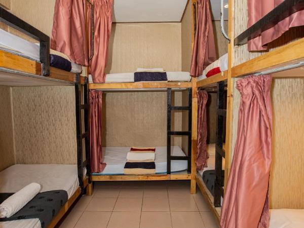 Escape Backpackers KK : photo 4 de la chambre lit dans dortoir de 8 lits