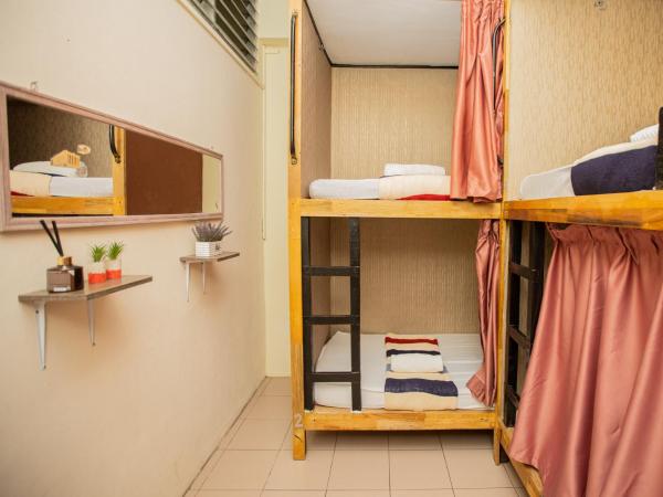 Escape Backpackers KK : photo 2 de la chambre lit dans dortoir mixte de 4 lits