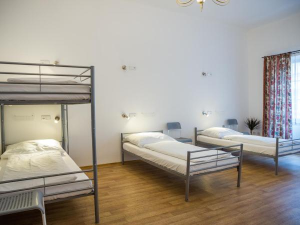 Hostel Little Quarter : photo 2 de la chambre lit simple dans dortoir pour femmes