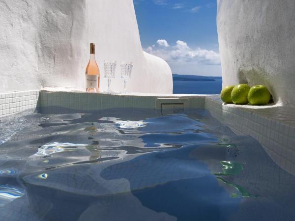 Ducato di Oia - Adults Only : photo 1 de la chambre suite lune de miel avec bain à remous - vue sur caldera