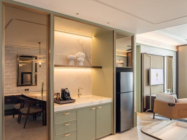 Eastin Grand Hotel Phayathai : photo 5 de la chambre suite 2 chambres premium avec accès au salon