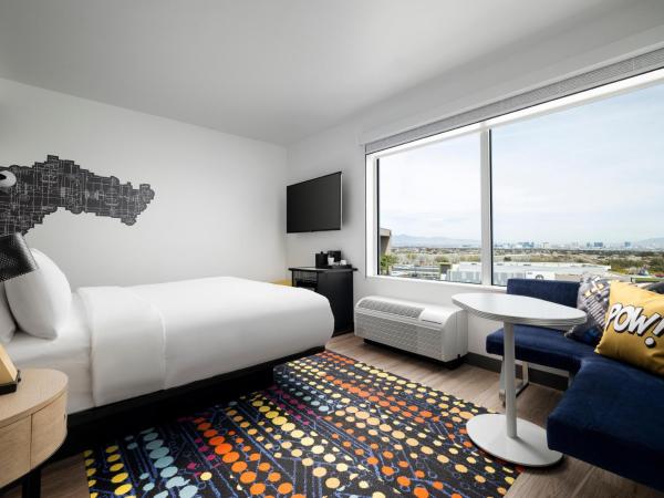 Aloft Henderson : photo 1 de la chambre chambre lit king-size avec vue