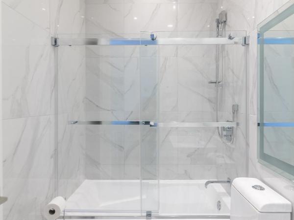 Parc Avenue Residences Mile End : photo 9 de la chambre appartement en duplex - 102