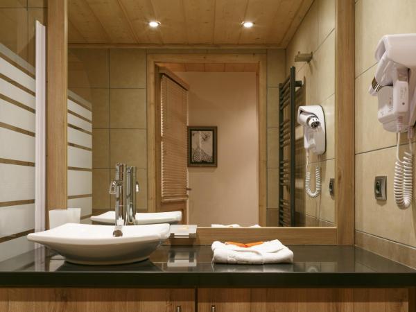 CGH Résidences & Spas Le Napoléon - 5-star boutique residence dec 24 : photo 2 de la chambre appartement 2 chambres avec balcon et accès au spa (6 adultes)