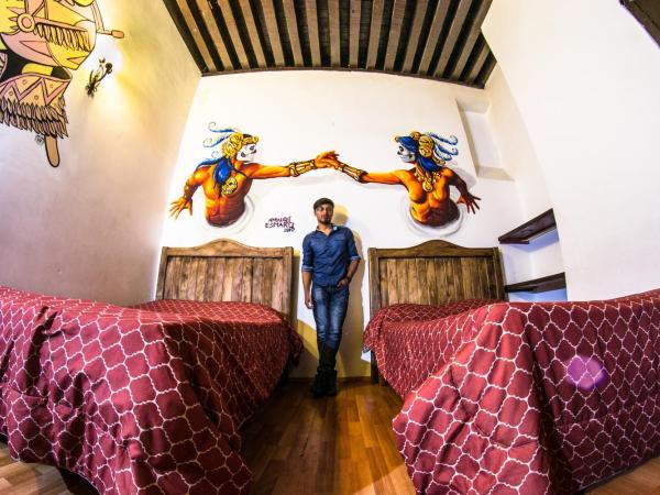 Gente de Más Hostel : photo 2 de la chambre chambre lits jumeaux