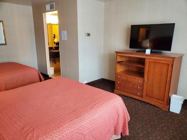 Royal Pacific Motor Inn : photo 3 de la chambre chambre avec 2 grands lits queen-size 