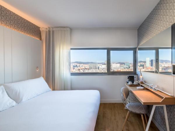 Occidental Atenea Mar - Adults Only : photo 3 de la chambre chambre deluxe double ou lits jumeaux