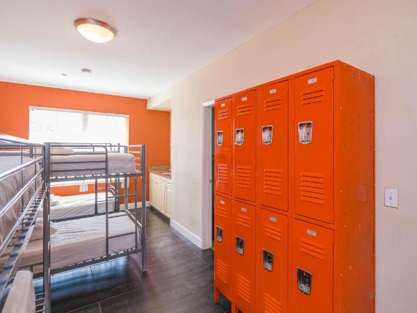 Beds n' Drinks : photo 6 de la chambre lit simple dans dortoir pour femmes de 8 lits