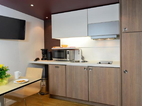 Résidence Residéal Premium Cannes : photo 1 de la chambre studio - côté ville (2 adultes)