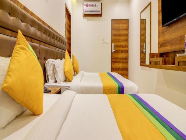 Hotel Riva International Goregaon- Near NESCO : photo 2 de la chambre chambre quadruple