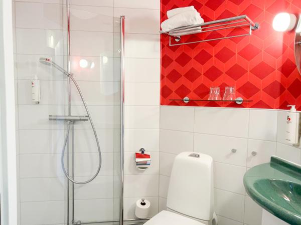 Good Morning Jönköping : photo 8 de la chambre chambre triple standard