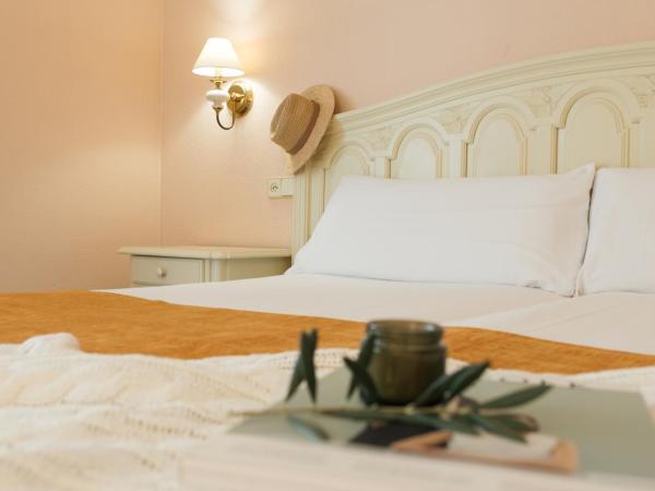 Hotel Roger de Flor by Seleqtta : photo 1 de la chambre chambre double ou lits jumeaux comfort avec vue partielle sur la mer 