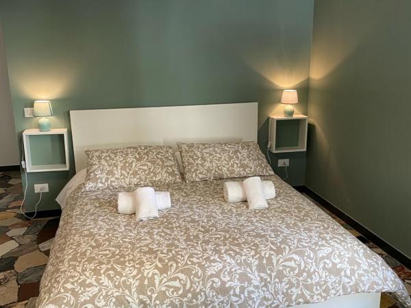 Delle Rose Rooms : photo 2 de la chambre chambre double avec salle de bains privative