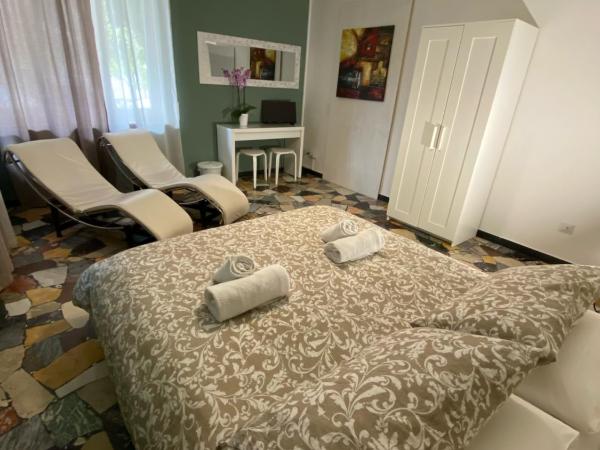 Delle Rose Rooms : photo 3 de la chambre chambre double avec salle de bains privative